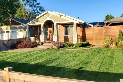 Image de Vibrant 3br Craftsman w/Patios & Fire Pits