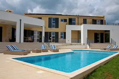 Image de Villa Labyrinth with Pool