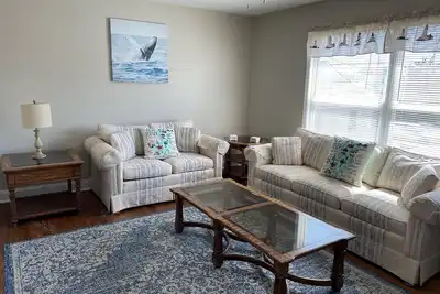Image de Quiet North End - 4 Beds 2 Baths Entire Rear House, Super Spacious + Parking!