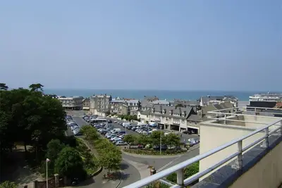 Image de Appartement T3, idéalement situé, à 100 des plages et commerces.