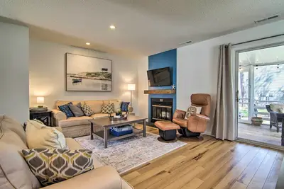 Image de 1 Mi to Beach & Boardwalk: Family Townhome