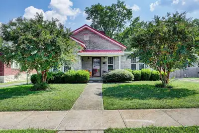 Image de Stone Cottage near the downtown square of Fayetteville Tn
