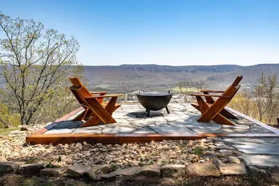Image de Cozy Getaway with a View!