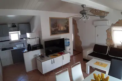 Image de Appartement de deux chambres avec la terrasse et la vue sur le mer Vir (A-18451-a)