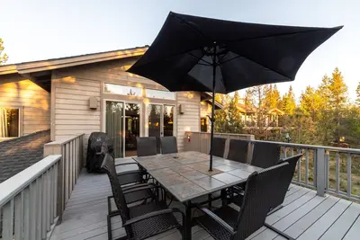 Image de Granite tile chef`s kitchen, Two living areas, A/C, Hot Tub - Yellow Pine 32