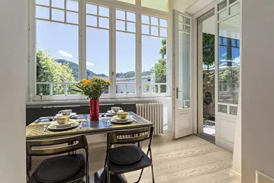 Image de Appartement \"Garden Vista Lago\" à Côme avec vue sur le lac, Wi-Fi et jardin privé