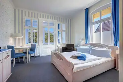 Image de Double room deluxe with sea view 4 - Hotel Villa Seeschlößchen 3***