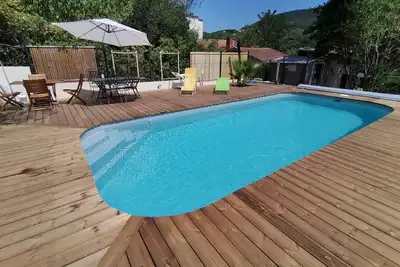 Image de à 10mn de la cure, agréable maison 6 personnes piscine privée juin à septembre