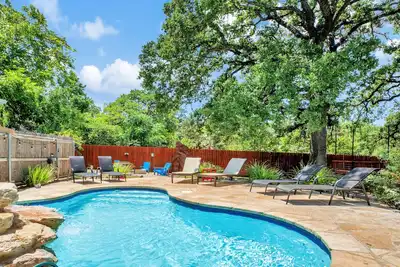 Image de Pool, Hot Tub, Fire Pit, Pet Friendly, 7 Cruiser Bikes, Checks All The Boxes.
