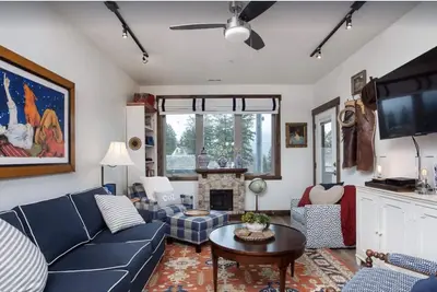 Image de Cozy Condo in the heart of Columbia Falls Mt