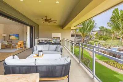 Image de Welcome to Luana Garden Villa Oceanfront Resort Pool view Upstairs