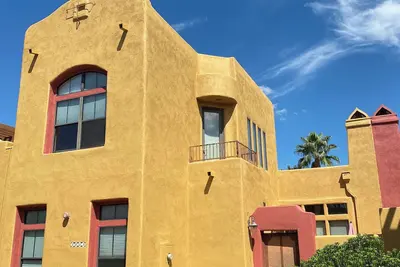 Image de Charming 2br-2. 5ba Townhome- Access to Pool, Hot Tub & Gym