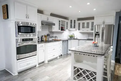 Image de Mega House: 7 bed 3 bath! King & Queen beds!