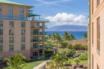 Maui Resort Rentals: Honua Kai - 3 Total Bedrooms + Den, 4th Floor Partial Ocean And West Maui Mountain Views!