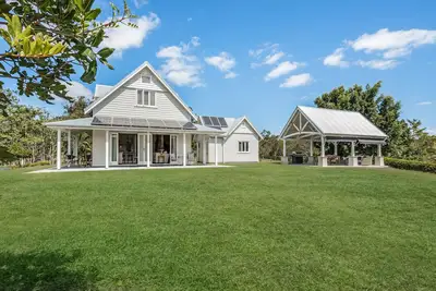 Image de Luxury Hamptons Style Country Retreat on 40 Picturesque Acres | Free Netflix