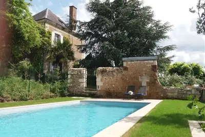 Image de Très jolie maison ancienne, très confortable, dominant la vallée du Loir.