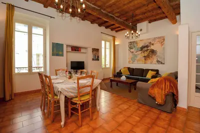 Image de Townhouse near historical center of Tarascon