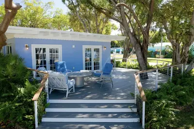 Charming cottage on the Florida Bay in the heart of Islamorada with pool, dockage, beach + more