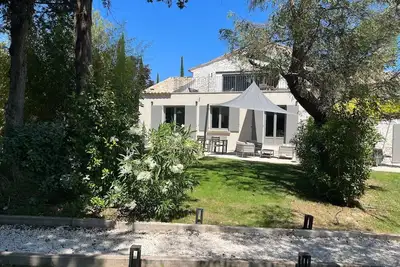 Image de Gîte dans un Mas Provencal avec piscine, 3km du centre de l'Isle-sur-la-Sorgue