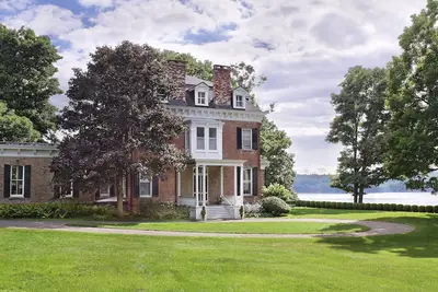 Image de 4 Br, Hudson River Manor on 65 acres, with pool
