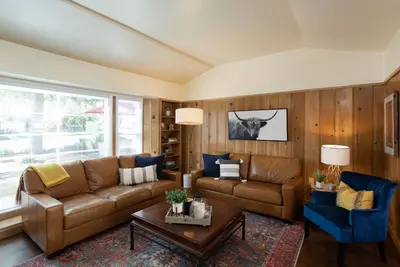 Image de Walk to Downtown, Comfortable and Convenient