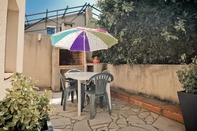 Image de Charmant appartement en rez-de-jardin avec terrasse privative et parc de jeux
