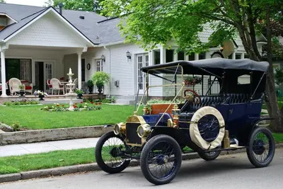 Image de Just Built - Guest Cottage with a complimentary ride in a 1911 Model T Ford