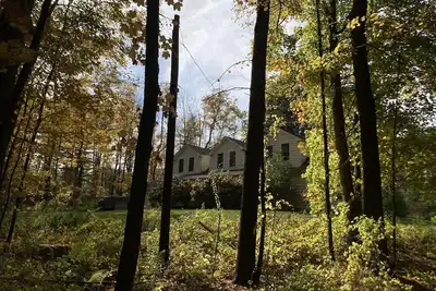 Image de Cozy escape in the trees of the Berkshires