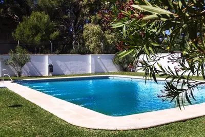 Image de Pool and terrace near the beach