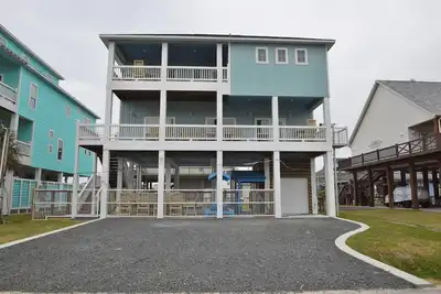 Image de Beach Hanson 1 New Construction with private pool and hot tub.