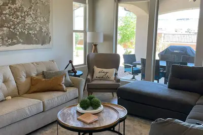 Image de Red Rock Landing- spacious & luxurious 4 bed/4 bath townhouse near Zion w/ View!
