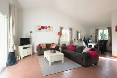 Image de Villa de luxe en Ardèche | Villa Lavande | 2 chambres | Piscine privée | Parfait pour les familles