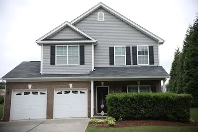 Image de Nice quite home all to yourself! Centrally Located