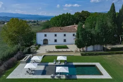 Image de Villa à Florence avec 9 chambres à coucher, 18 couchages