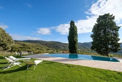 Image de Villa Ă Calenzano avec 6 chambres Ă coucher, 12 couchages