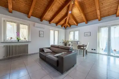 Image de In Piazzetta Holiday Apartments, Barolo: Unit B