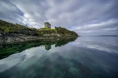 Image de Romantic Castle at Roaring Water Bay in West Cork