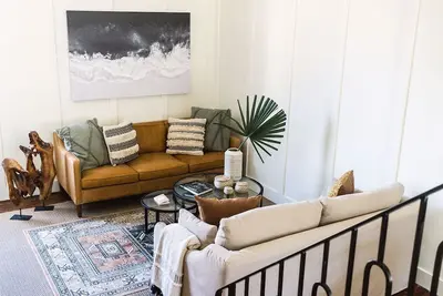 Image de Stylish 3br/3ba Steps to Vibrant King St. Guesthouse Charleston East 46 F