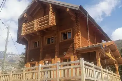 Image de Grand Chalet cosy, idéal pour séjour convivial en famille ou entre amis, 8\/10 p
