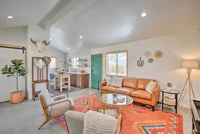 Image de Modern Joshua Tree Bungalow with Fire Pit & Bbq!
