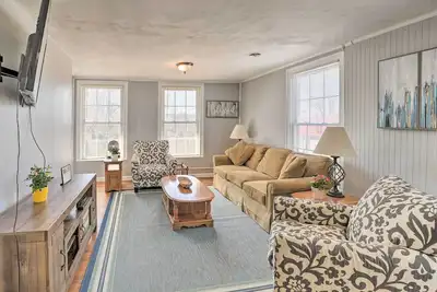 Image de Downtown Canandaigua Apt: 1 Mi to Lake & Pier!