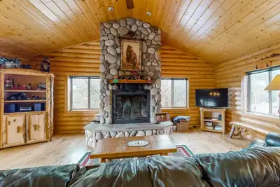 Image de Classic Mountain Home w\/ Stunning Views, WiFi, Private Hot Tub & Fireplace
