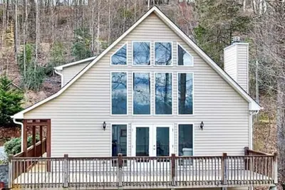 Image de Copper Fox Mountain Home - 4bd/1loft/4ba, 2 Kitchens, 2 Living Rooms, 2 Decks