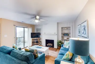 Image de Dreamy Coastal Oasis Near the Beach W/ Shared Pool, Tennis, & Private Patio