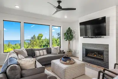 Image de Luxury Condo with Awesome View of Sister Bay