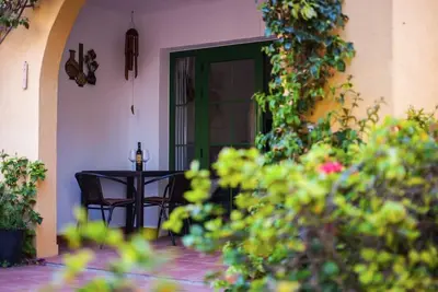 Image de 1-Bed, Sleeps 2, Garden & Pool Access