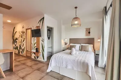 Image de SoHo Peaceful | Nice Studio | WiFi\/Balcony