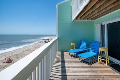 Image de 1st Floor Townhouse - Oceanfront with Pools