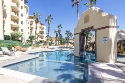 Image de Ocean View Condo Steps from Cabo Bello Beach