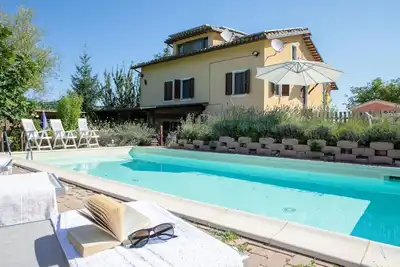 Image de Appartement de vacances San Ginesio pour 1 - 6 personnes avec 3 chambres à coucher - Maison jumelée